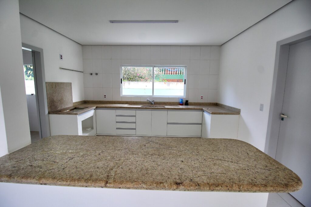 Casa para alugar em Lagoa da Conceição — 4 quartos 3 suites — foto 12