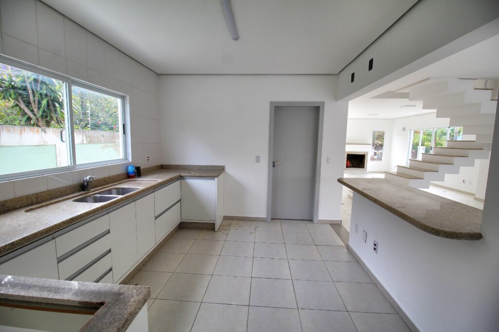 Casa para alugar em Lagoa da Conceição — 4 quartos 3 suites — foto 19